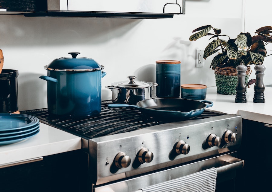 Apartment Kitchen Essentials for Off-Campus Living